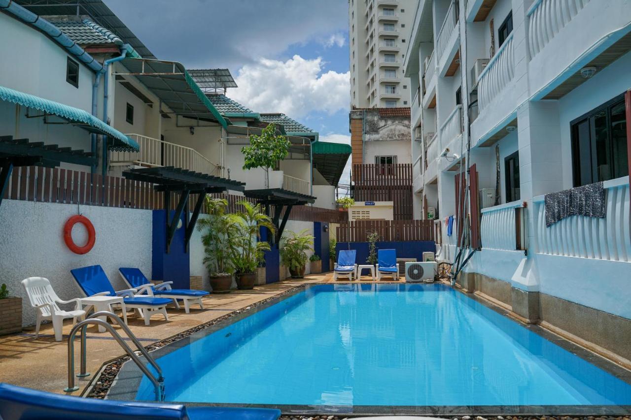 Rattana Beach Hotel By Shanaya Karon Ngoại thất bức ảnh